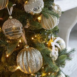 Pearl Party Ornament Dia 10